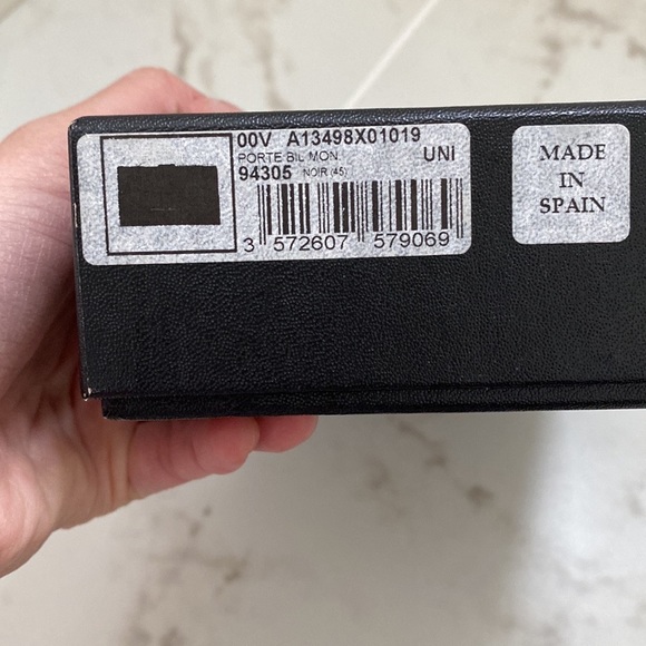 Authentic Chanel Classic Caviar Leather Black Wallet - Picture 4 of 14